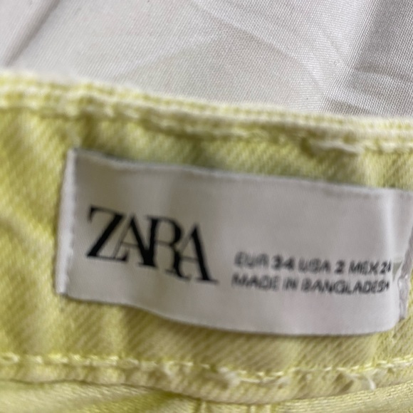 🤍3/35 ZARA green shorts - Picture 2 of 3